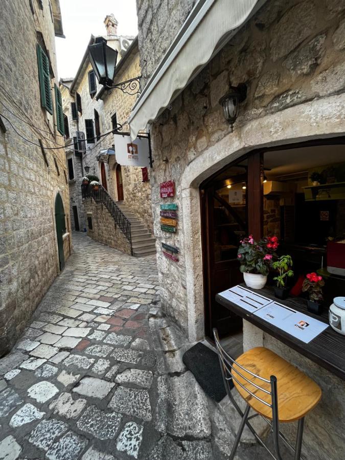 Athos Guesthouse Котор Екстериор снимка