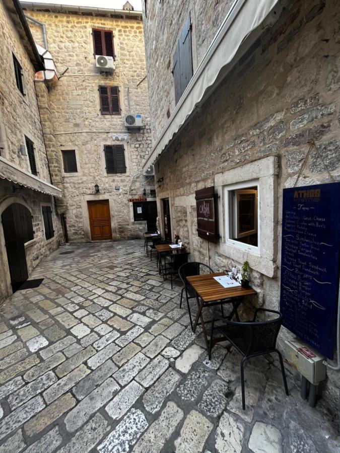 Athos Guesthouse Котор Екстериор снимка