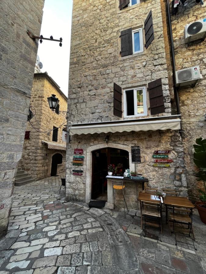 Athos Guesthouse Котор Екстериор снимка